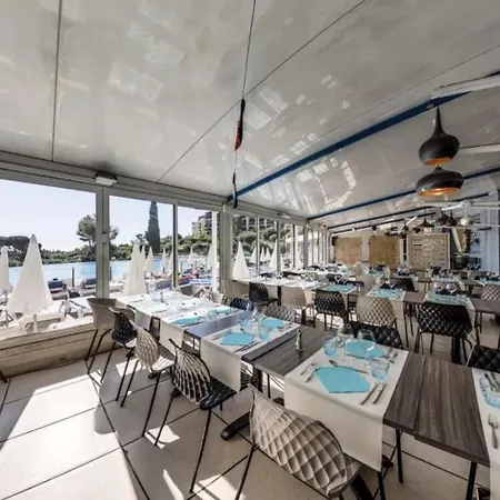 Le Petit Bleu Apartament *