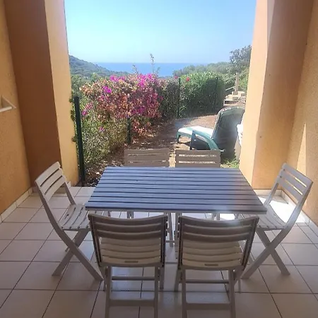 Le Petit Bleu Apartament